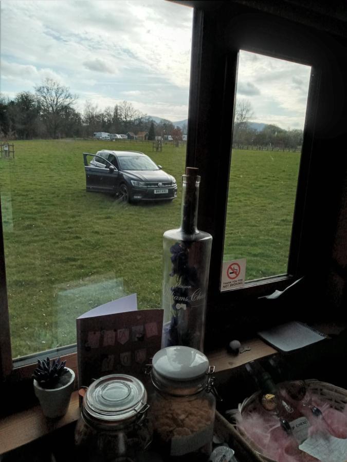 Glamping Malvern Shepherd Hut 외부 사진